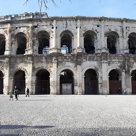 Dans Partage 70m2 Balcon Sud * נים